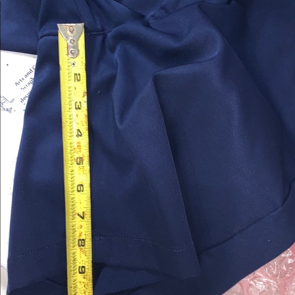 EUC Men’s Vineyard Vines Navy Size 30 shorts
MS5 - Picture 4 of 5